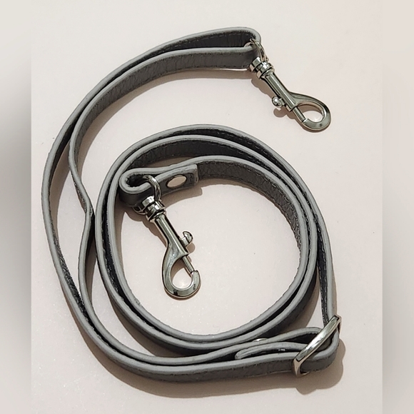 Danier crossbody *new - Picture 8 of 11